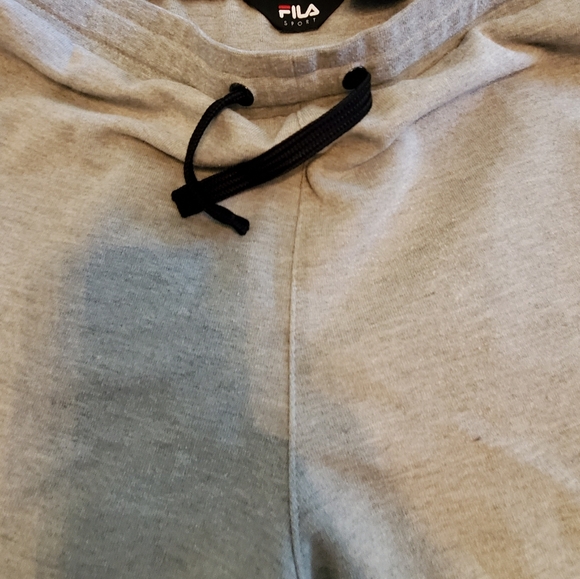 Fila grey comfy shorts Large - Picture 3 of 6